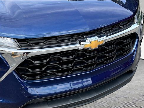 Used 2024 Chevrolet Trax LS w/ LS Convenience Package FWD image 32