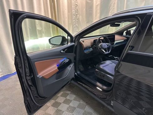 Certified 2021 Volkswagen ID.4 Pro S w/ Gradient Package image 11