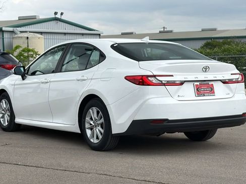 Certified 2025 Toyota Camry LE image 9