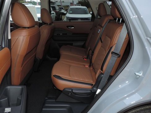 New 2025 Nissan Pathfinder Platinum w/ Cargo Package image 19