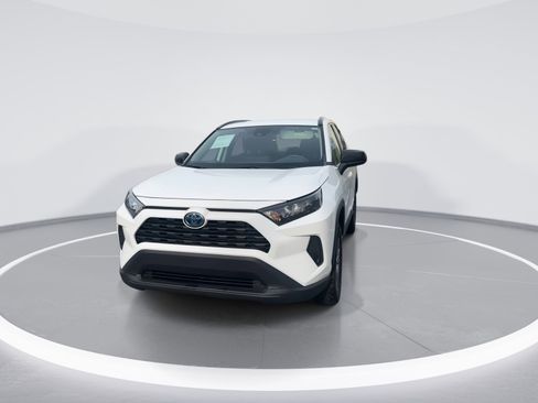 Used 2022 Toyota RAV4 LE image 3