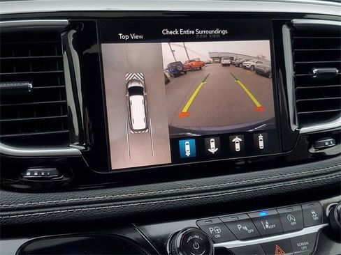 Used 2020 Chrysler Pacifica Limited image 23