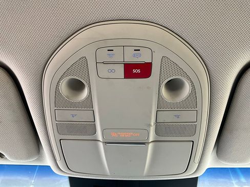 Used 2025 Genesis G70 2.5T image 16