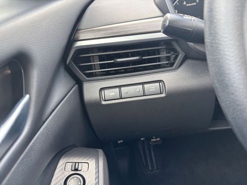 Used 2025 Nissan Altima 2.5 SV FWD image 34