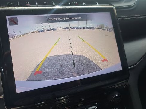 Used 2023 Jeep Grand Cherokee Limited w/ Black Appearance Package image 17