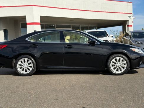 Used 2015 Lexus ES 300h w/ Navigation System Package FWD image 6
