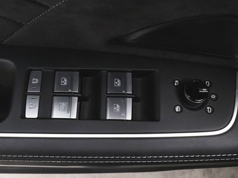 Used 2024 Audi S8 image 14