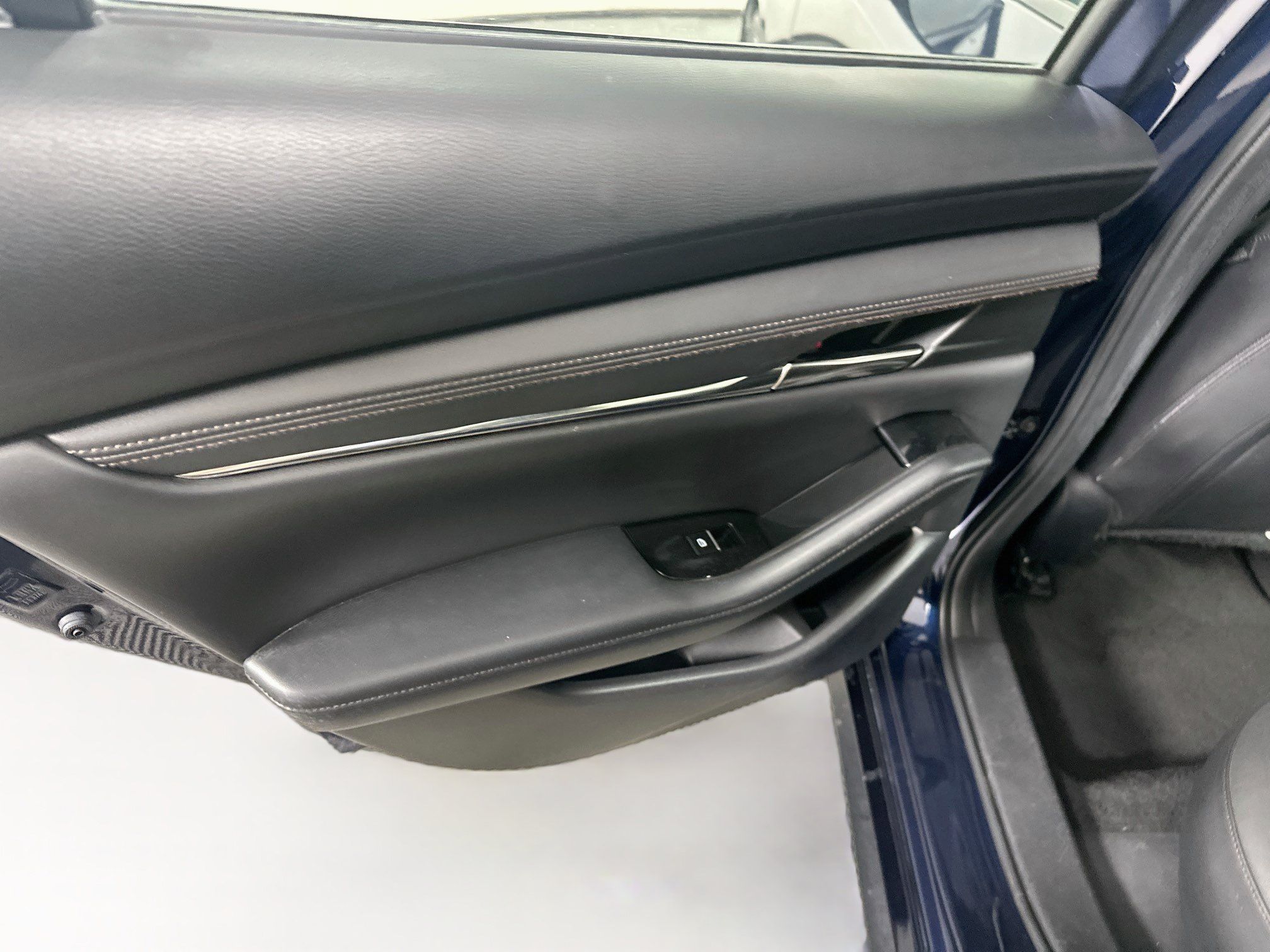 Used 2019 MAZDA MAZDA3 Sedan w/ Preferred Package FWD image 26