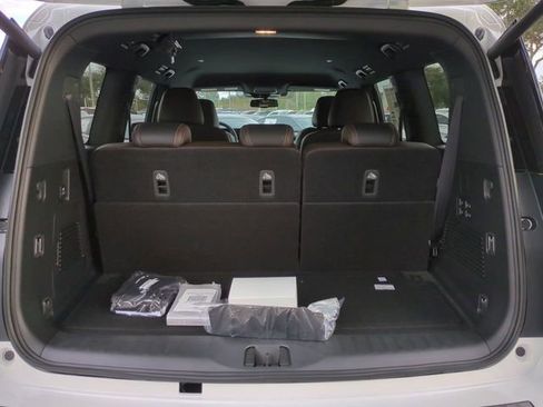 New 2026 Nissan Armada SL w/ Captain's Chari Seat Package image 21