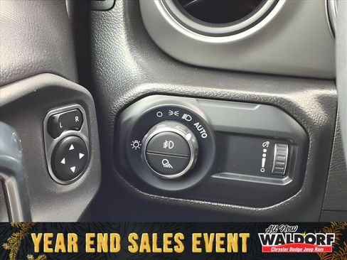 Used 2023 Jeep Gladiator Sport image 22