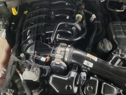 Used 2022 Jeep Grand Cherokee Limited image 30