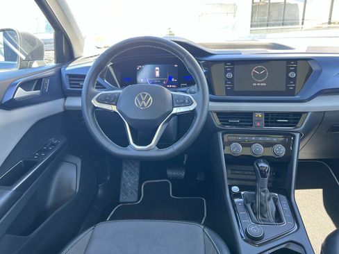 Certified 2023 Volkswagen Taos SE w/ Panoramic Sunroof Package image 7