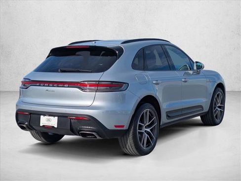 Used 2022 Porsche Macan AWD/4WD image 5