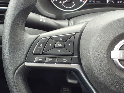 Used 2025 Nissan Sentra SV image 11