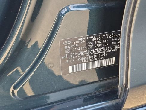 Used 2025 Genesis G70 2.5T RWD image 36