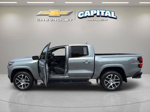 Used 2024 Chevrolet Colorado Z71 w/ Z71 Convenience Package 2 AWD/4WD image 3