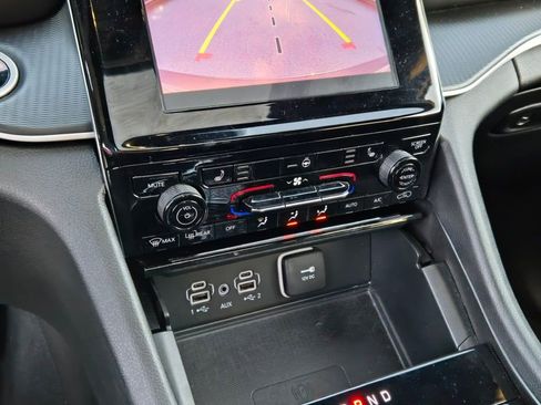 Certified 2024 Jeep Grand Cherokee Laredo X w/ Luxury Tech Group I image 27