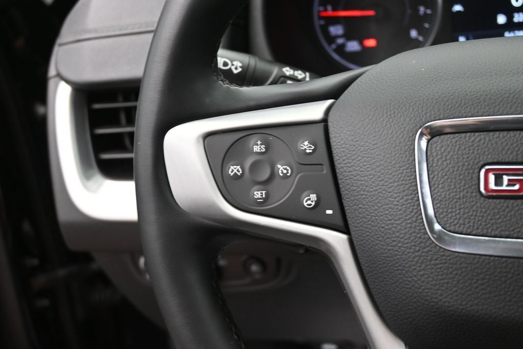 Used 2024 GMC Terrain SLT AWD/4WD image 32