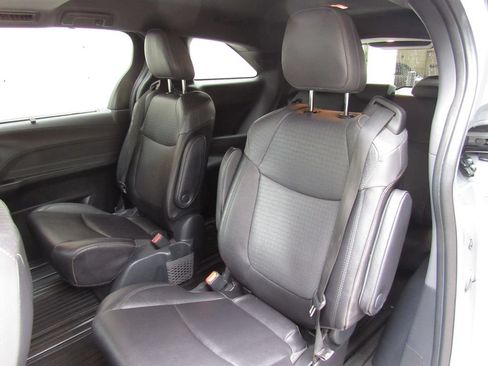 Certified 2024 Toyota Sienna XLE Woodland Edition AWD/4WD image 17
