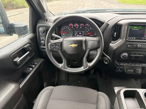 Used 2025 Chevrolet Silverado 2500 Custom w/ Custom Value Package AWD/4WD image 24