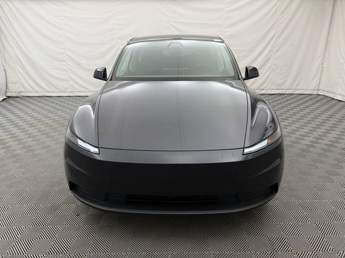 Used 2026 Tesla Model Y 2WD image 3