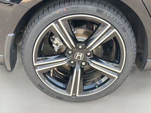 Used 2025 Honda Accord Sport image 10