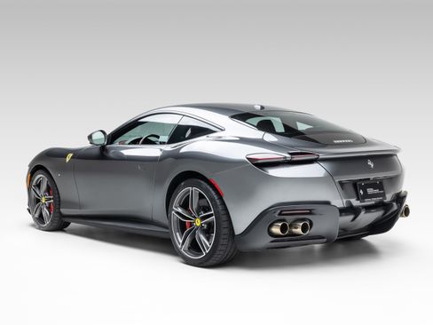 Used 2022 Ferrari Roma RWD image 10