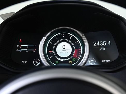 Used 2022 Aston Martin DB11 Volante image 11