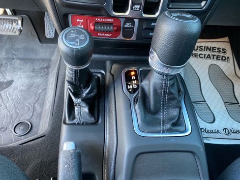 Used 2025 Jeep Wrangler Unlimited Sport S 4xe AWD/4WD image 29