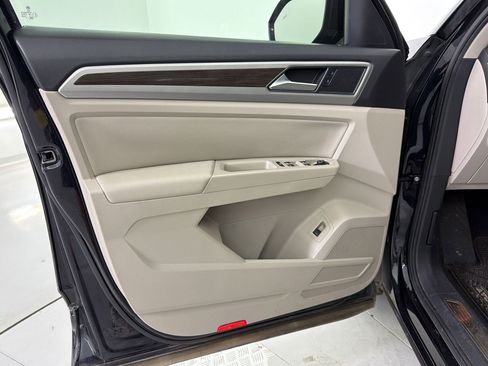 Used 2018 Volkswagen Atlas SEL w/ R-Line Package FWD image 23