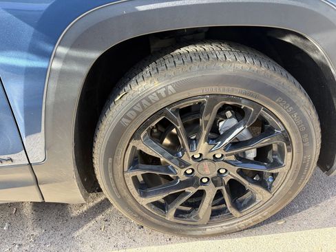 Used 2024 GMC Terrain SLE w/ Elevation Edition FWD image 5