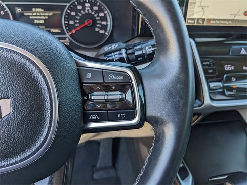 Certified 2023 Kia Sorento S image 33