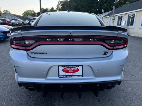 Used 2022 Dodge Charger Scat Pack RWD image 4