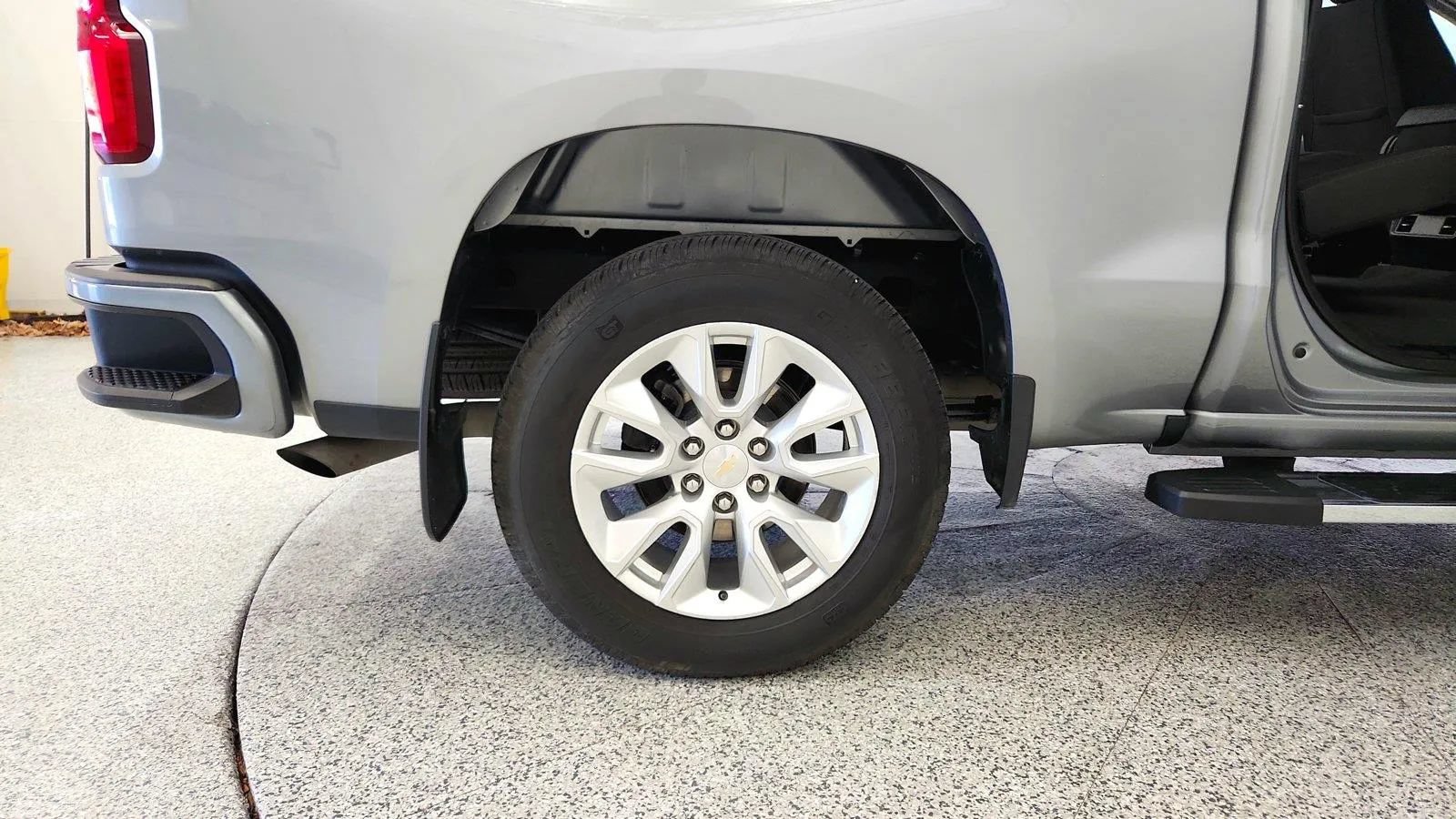 Used 2023 Chevrolet Silverado 1500 Custom w/ LPO, Dark Essentials Package AWD/4WD image 33