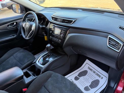 Used 2015 Nissan Rogue S FWD image 20