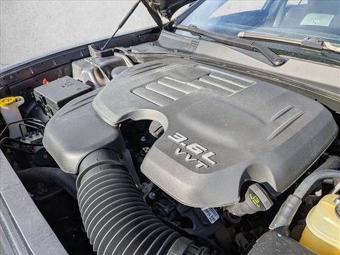 Used 2017 Chrysler 300 S image 23