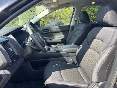 Certified 2025 Nissan Pathfinder S AWD/4WD image 20