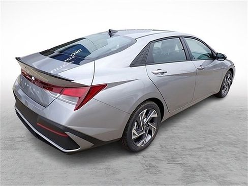 New 2025 Hyundai Elantra Sport image 2