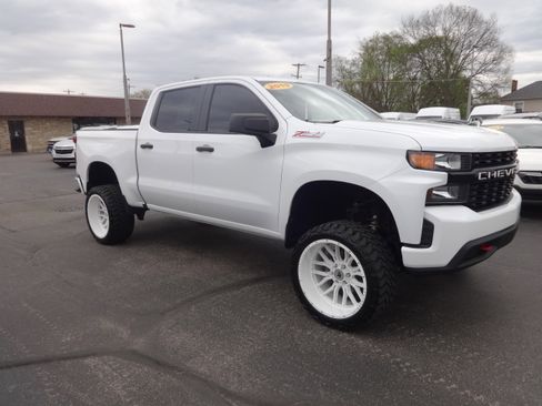 Used 2019 Chevrolet Silverado 1500 Custom Trail Boss w/ Custom Convenience Package image 1