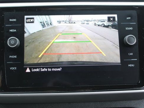 Used 2022 Volkswagen Atlas Cross Sport SE image 16