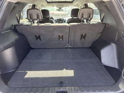 Used 2018 Chevrolet Equinox Premier image 28