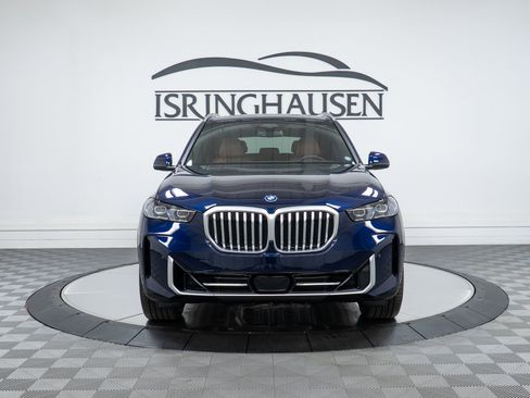 New 2026 BMW X5 xDrive50e image 2