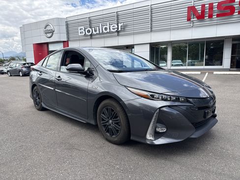 Used 2017 Toyota Prius Prime Advanced w/ Carpet Mat Package FWD image 1