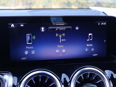 New 2026 Mercedes-Benz GLB 250 4MATIC image 43