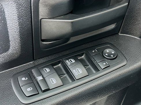 Used 2014 RAM 1500 Express image 16