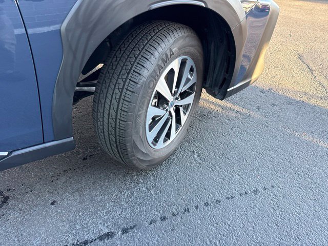 Used 2025 Subaru Outback Premium AWD/4WD image 11
