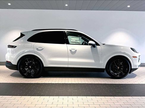 New 2026 Porsche Cayenne image 8