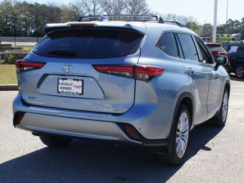Used 2023 Toyota Highlander Platinum image 21