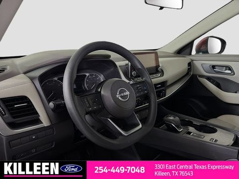 Used 2023 Nissan Rogue SV FWD image 11