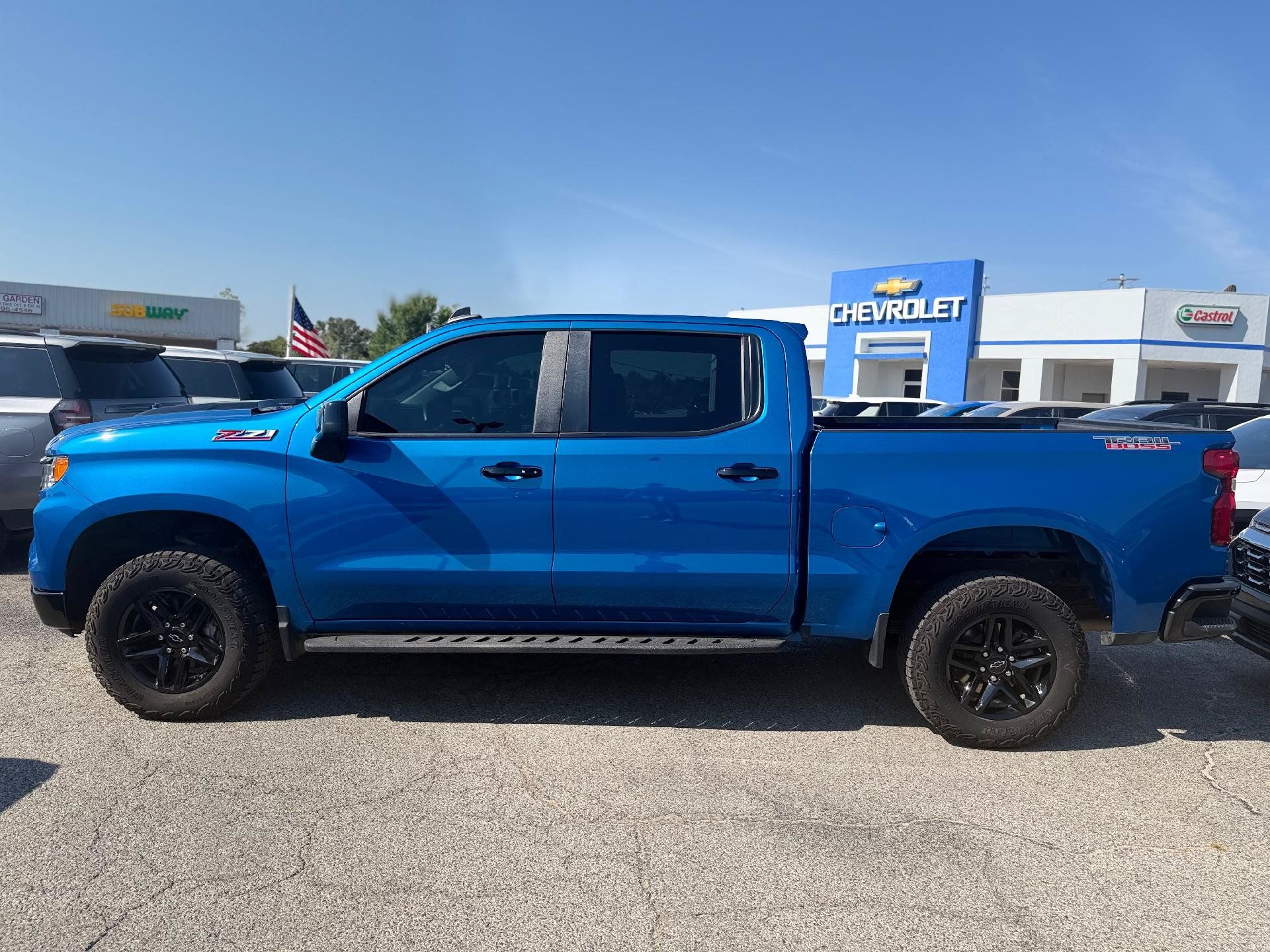 Used 2023 Chevrolet Silverado 1500 LT Trail Boss AWD/4WD image 6